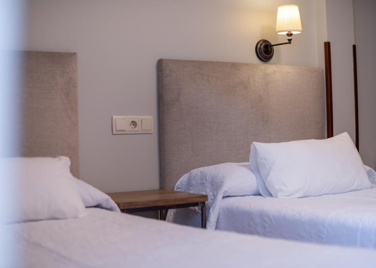 Logis Hotel Restaurante La Casa De Juansabeli Arenas De Cabrales Kültér fotó