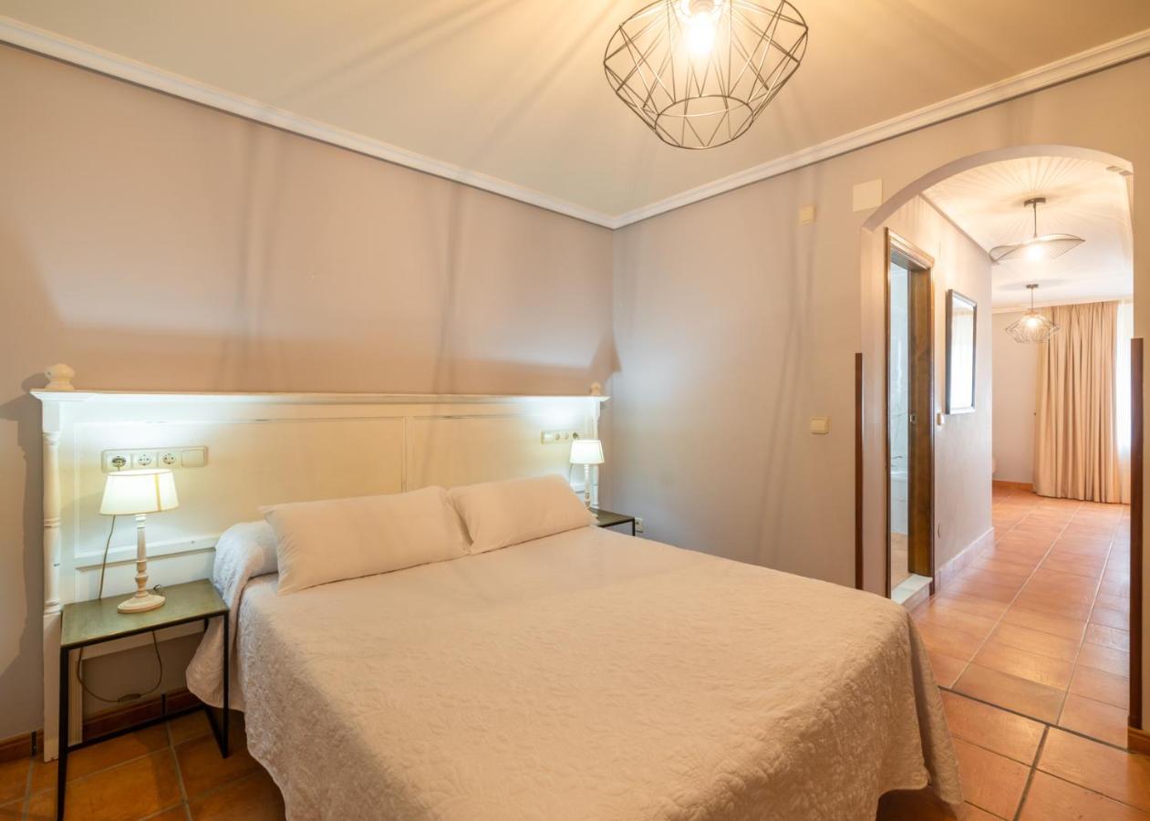 Logis Hotel Restaurante La Casa De Juansabeli Arenas De Cabrales Kültér fotó