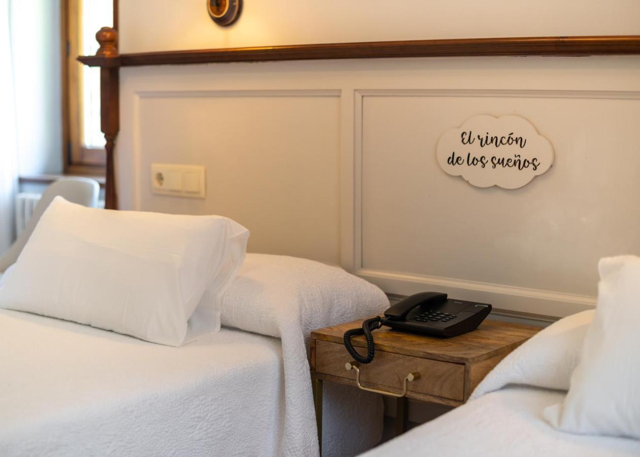 Logis Hotel Restaurante La Casa De Juansabeli Arenas De Cabrales Kültér fotó