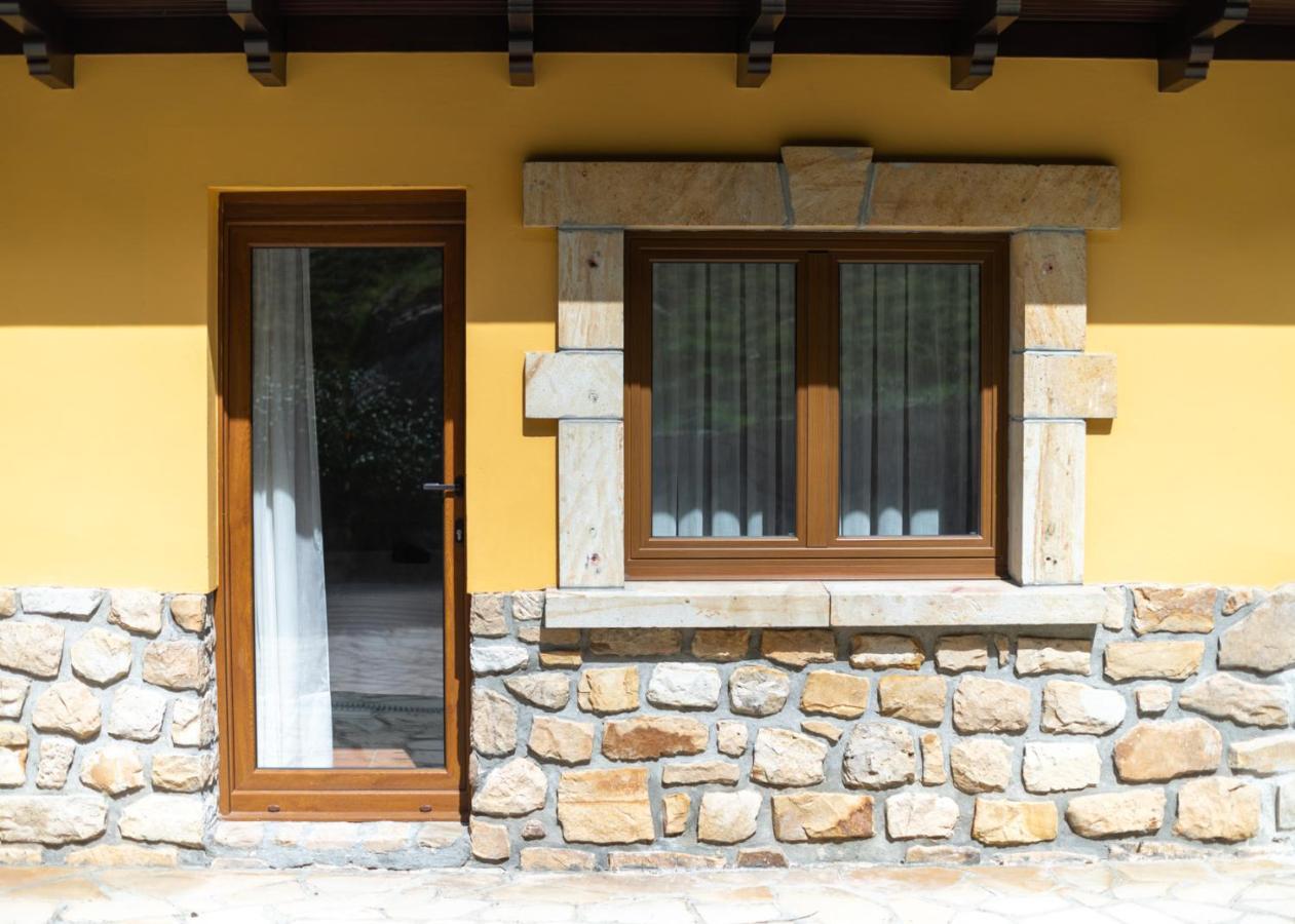 Logis Hotel Restaurante La Casa De Juansabeli Arenas De Cabrales Kültér fotó