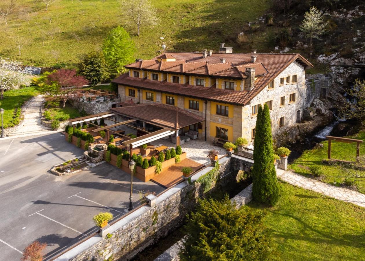 Logis Hotel Restaurante La Casa De Juansabeli Arenas De Cabrales Kültér fotó