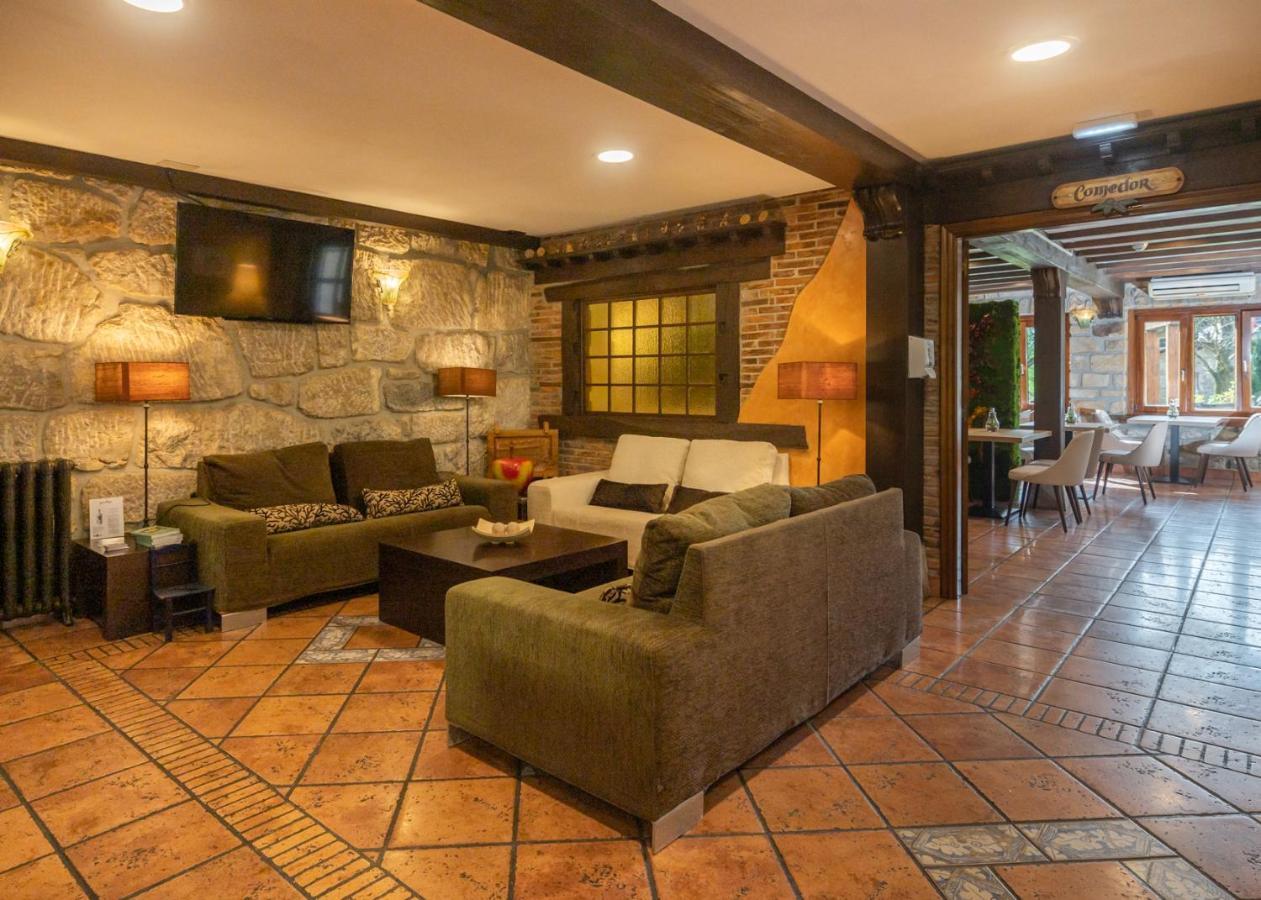 Logis Hotel Restaurante La Casa De Juansabeli Arenas De Cabrales Kültér fotó