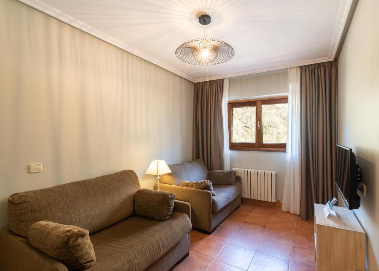 Logis Hotel Restaurante La Casa De Juansabeli Arenas De Cabrales Kültér fotó
