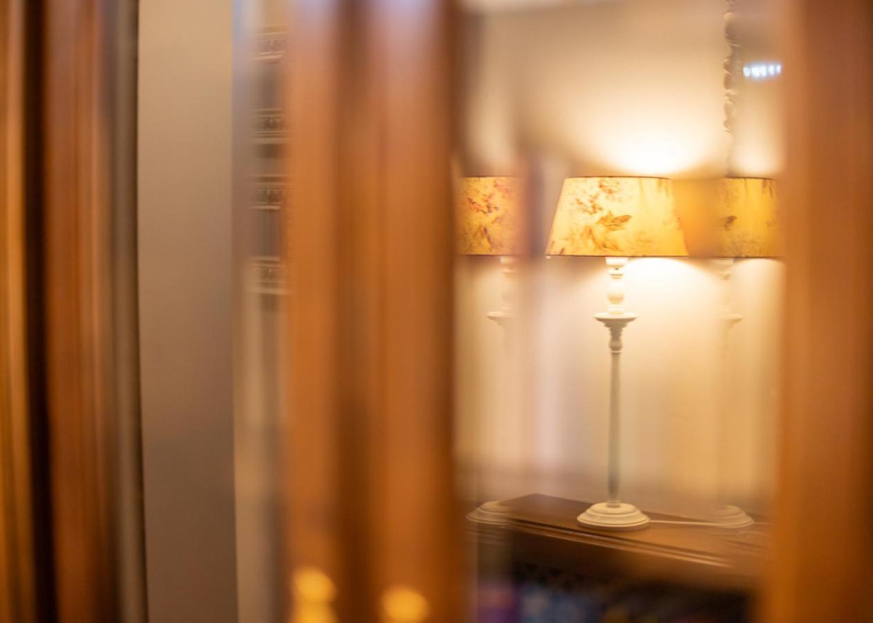 Logis Hotel Restaurante La Casa De Juansabeli Arenas De Cabrales Kültér fotó