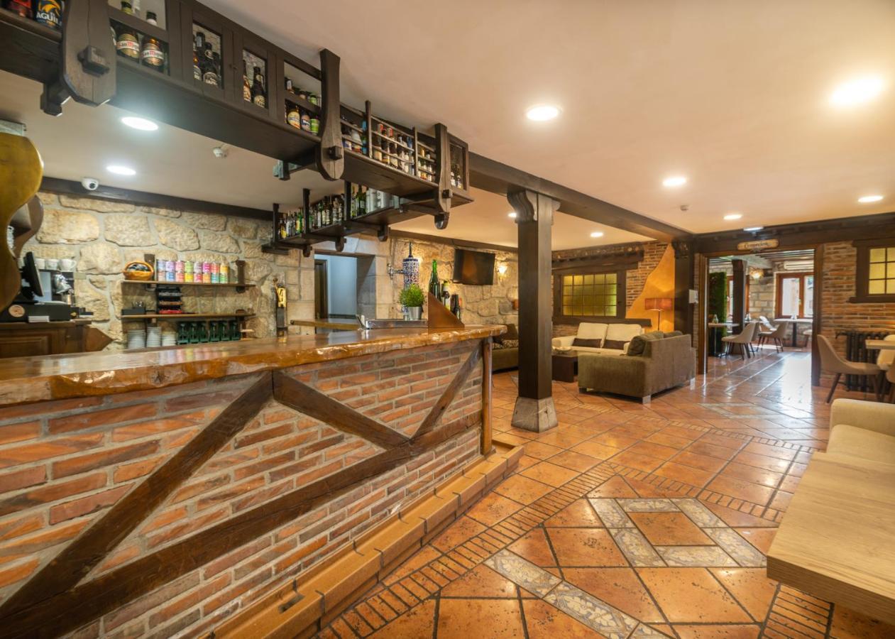 Logis Hotel Restaurante La Casa De Juansabeli Arenas De Cabrales Kültér fotó