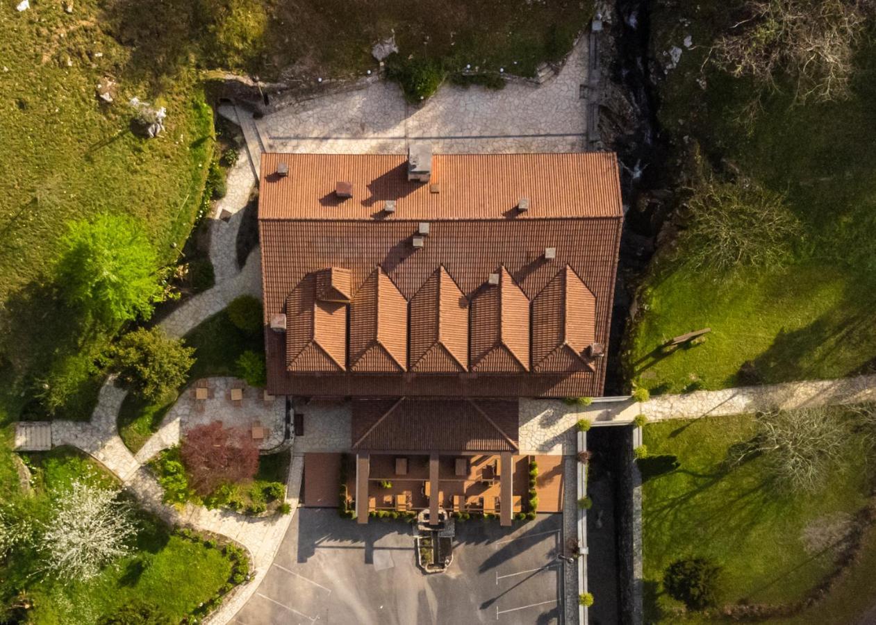 Logis Hotel Restaurante La Casa De Juansabeli Arenas De Cabrales Kültér fotó