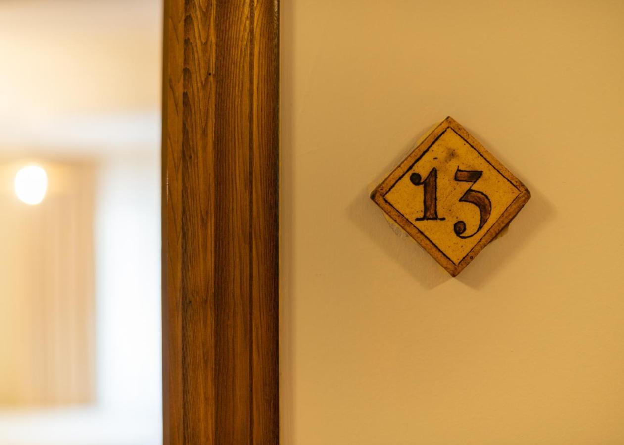 Logis Hotel Restaurante La Casa De Juansabeli Arenas De Cabrales Kültér fotó