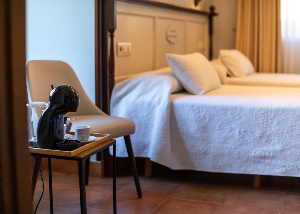 Logis Hotel Restaurante La Casa De Juansabeli Arenas De Cabrales Kültér fotó