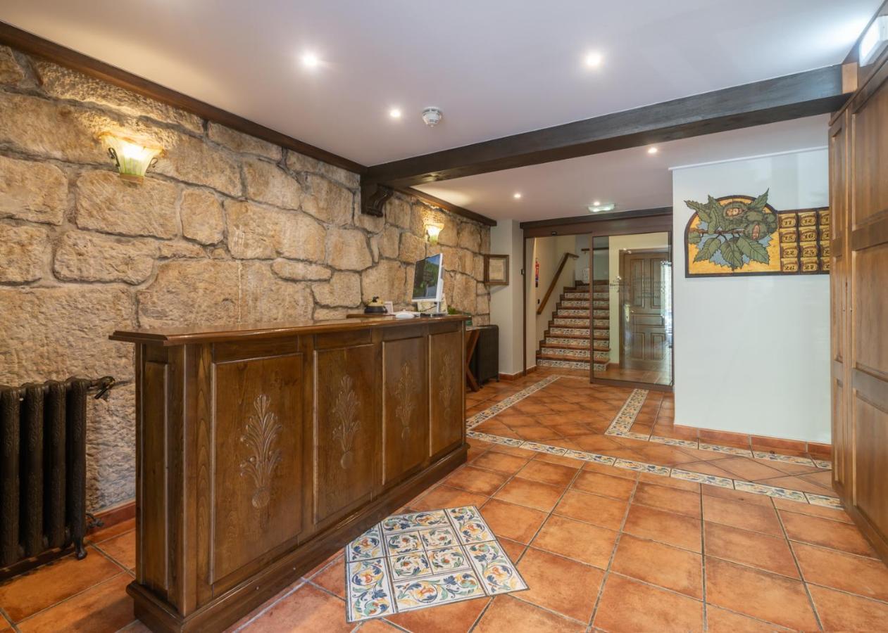 Logis Hotel Restaurante La Casa De Juansabeli Arenas De Cabrales Kültér fotó